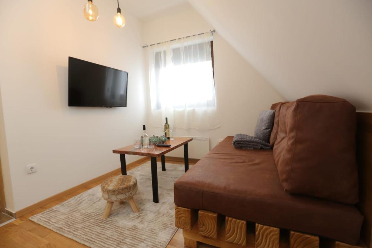 Wood Apartmani - Vila Zimska Idila 자호리나 외부 사진
