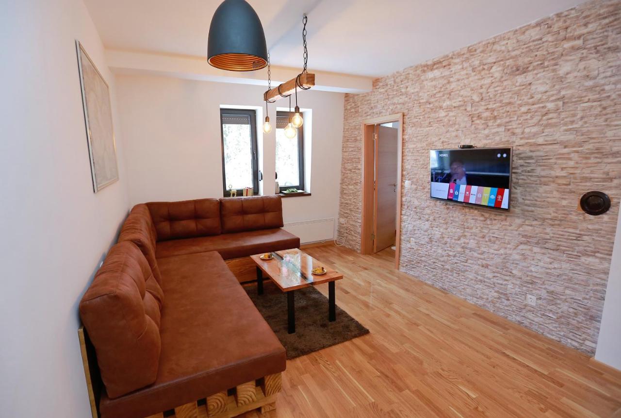 Wood Apartmani - Vila Zimska Idila 자호리나 외부 사진